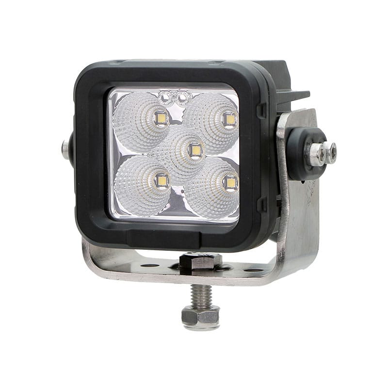 چگونه چراغ های کاری LED خودرو ایمنی خودرو در شب را بهبود می بخشند
